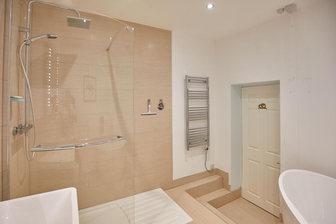 Host & Stay - 4 Metropole Towers Whitby Eksteriør bilde